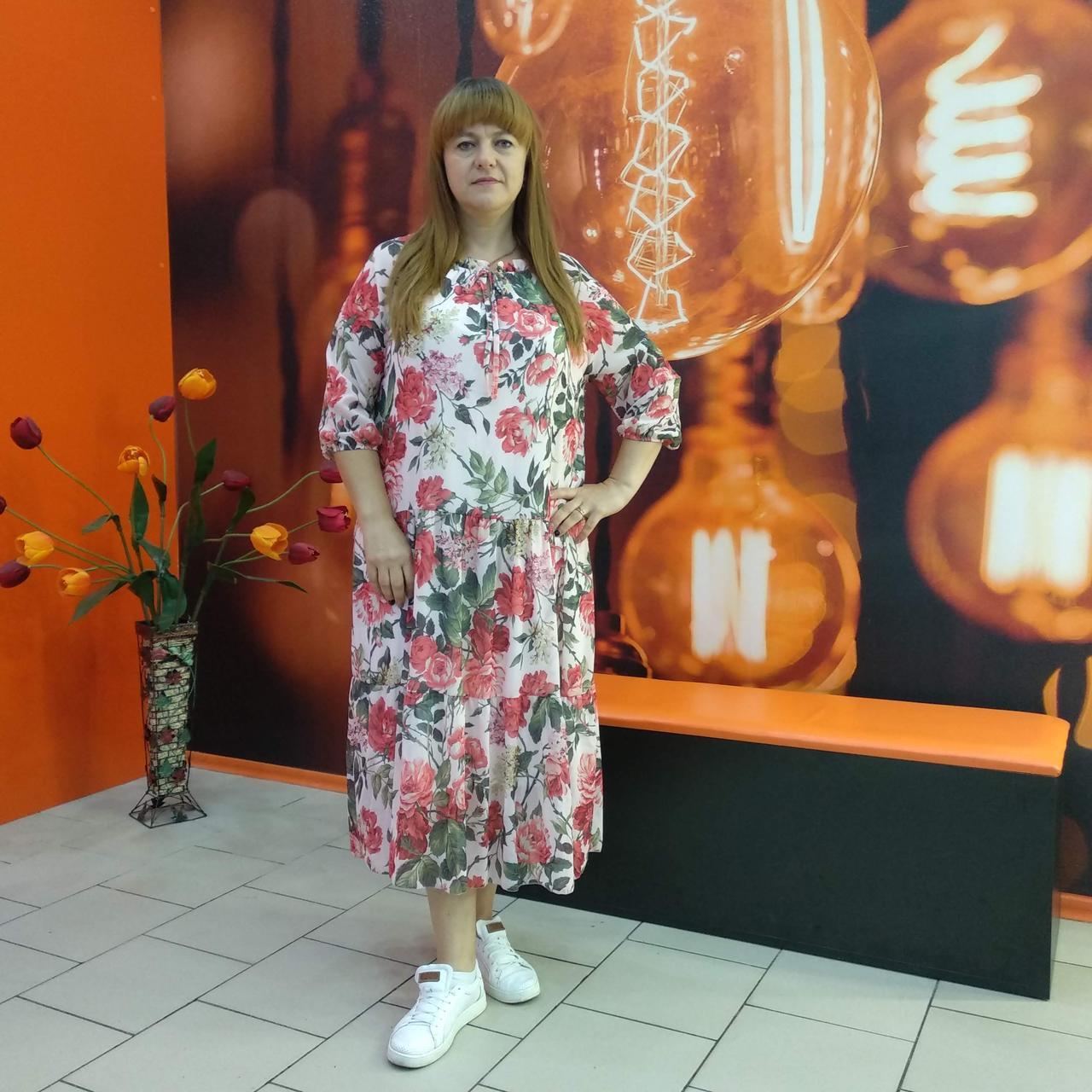 Яскрава шифонова сукня квіти батал