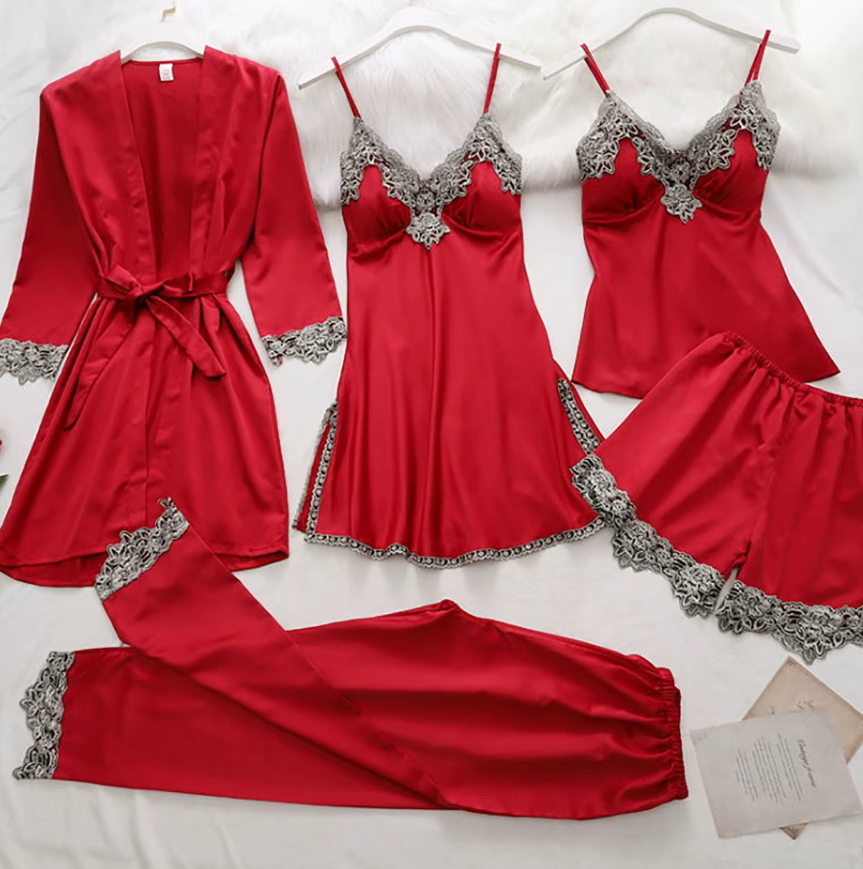 Домашній комплект білизни для сну: піжама з шортиками та штанами, халат та сорочка