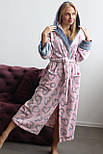 Халат теплий жіночий довгий рожевий із серцями (сердечками) з капюшоном, фото 3