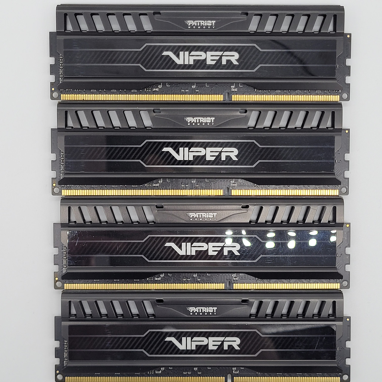 Комплект оперативної пам'яті Patriot Viper DDR3 32Gb (4x8GB) 1600MHz PC3 12800U 2R8 CL10 (PV332G160C0QK) Б/В
