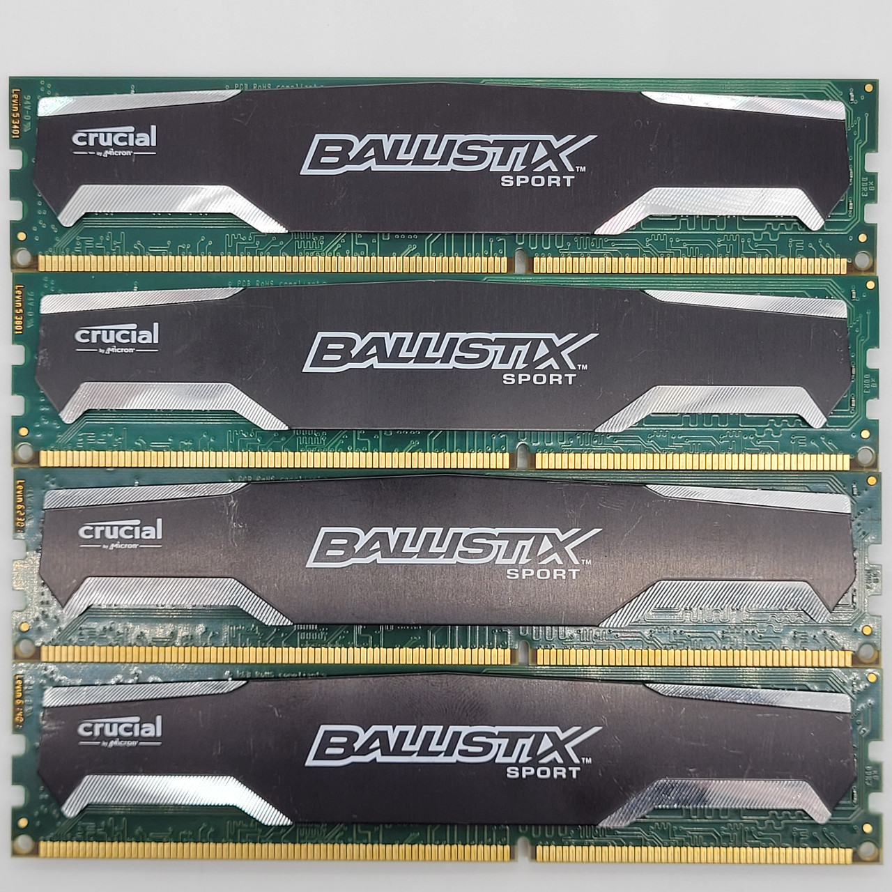 Комплект оперативної пам'яті Crucial Ballistix DDR3 32Gb (4x8Gb) 1600MHz PC3-12800U 2R8 CL9 (BLS8G3D1609DS1S00) Б/В
