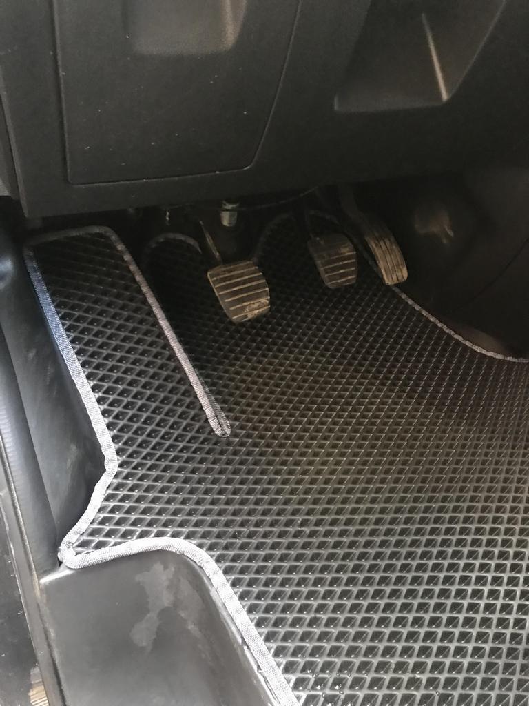 Килимки EVA Nissan NV300 2016- Digital Designs