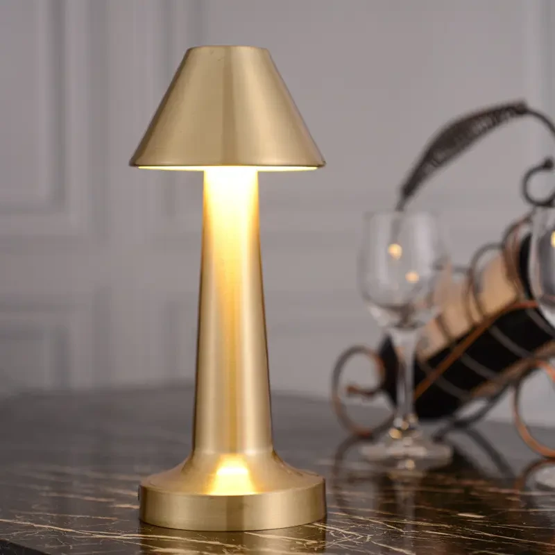 Настільна лампа металева з акумулятором Table Lamp Настільна сенсорна LED-лампа