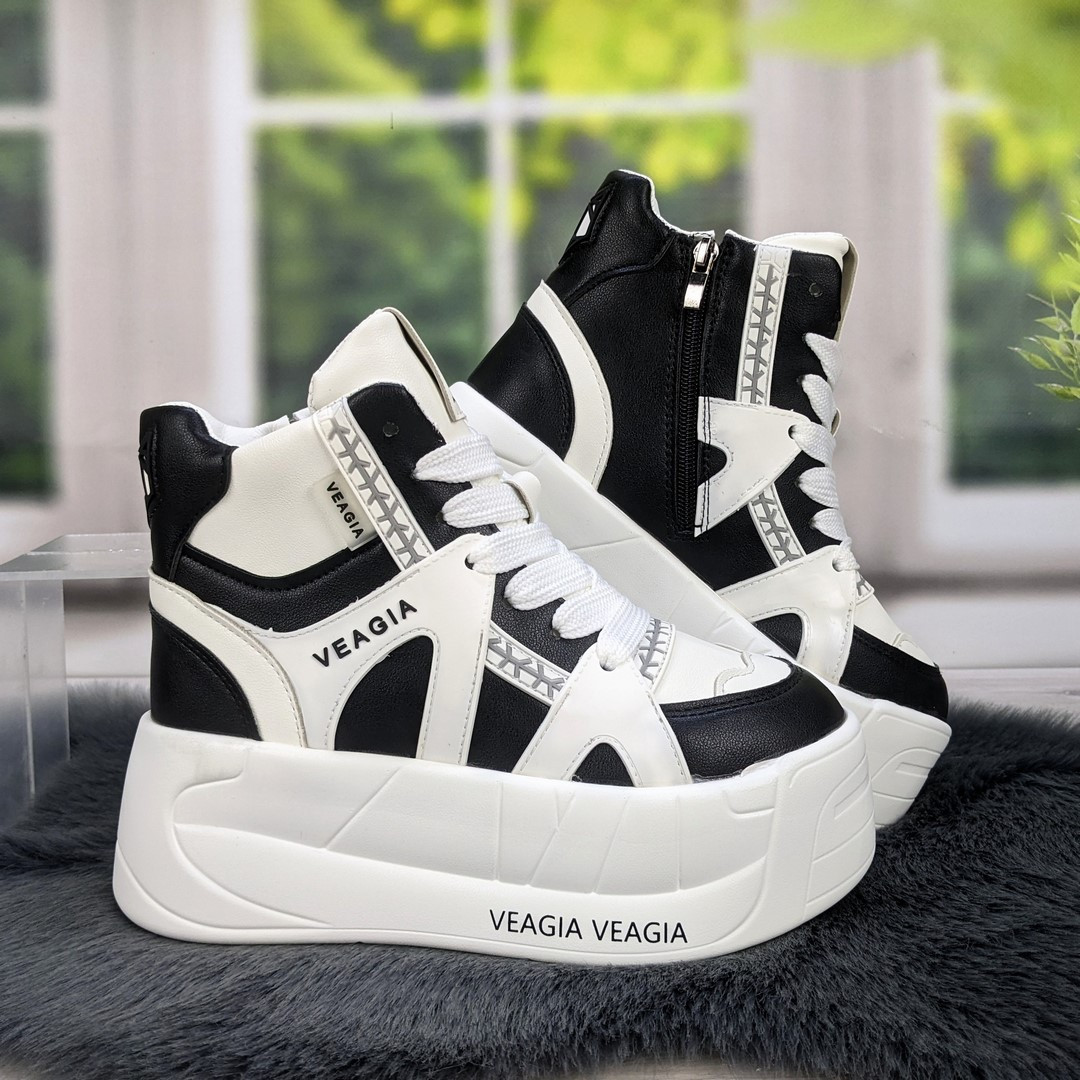 Черевики жіночі зимові на платформі чорно-білі на хутрі Veagia 4674, фото 1