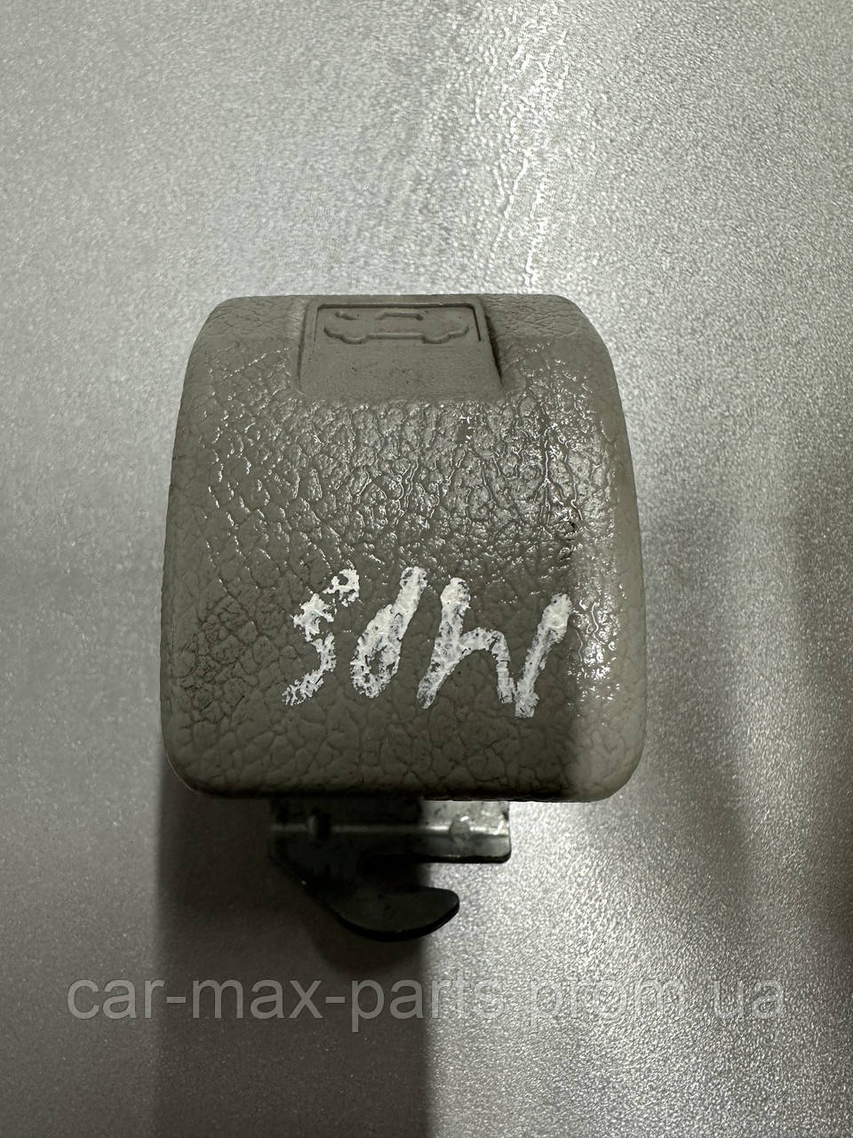 Кнопка клавіша важіль відкриття капота Mitsubishi Pajero Sport 1 97-08 б/у Оригінал, фото 1