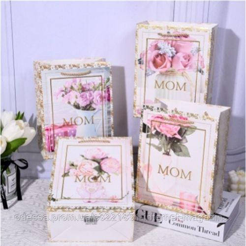 Пакет подарунковий паперовий S "Mom" 18*23*10см Stenson R33180-S [Склад зберігання: Одеса №3]