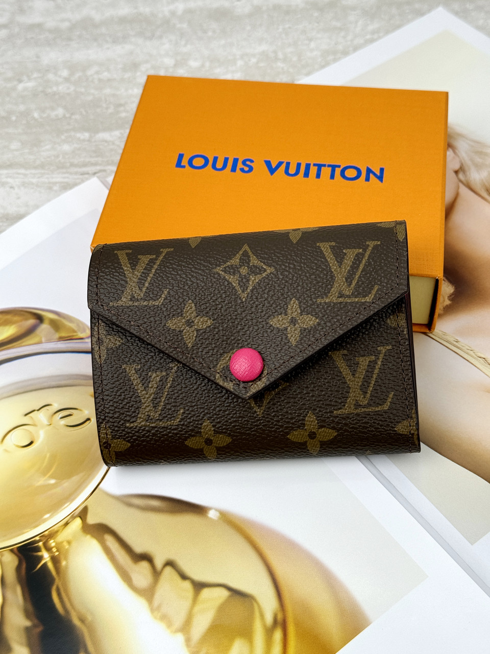 Жіночий гаманець Louis Vuitton коричневий + фуксій конверт міні Луї Віттон, фото 1