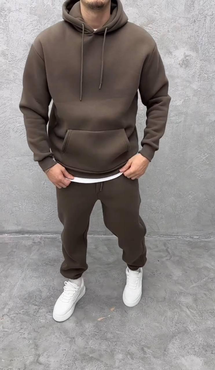 Чоловічий зимовий спортивний костюм
