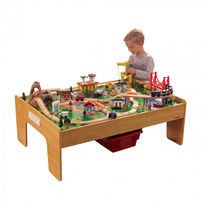 Залізниця на ігровому столі KidKraft Adventure Town