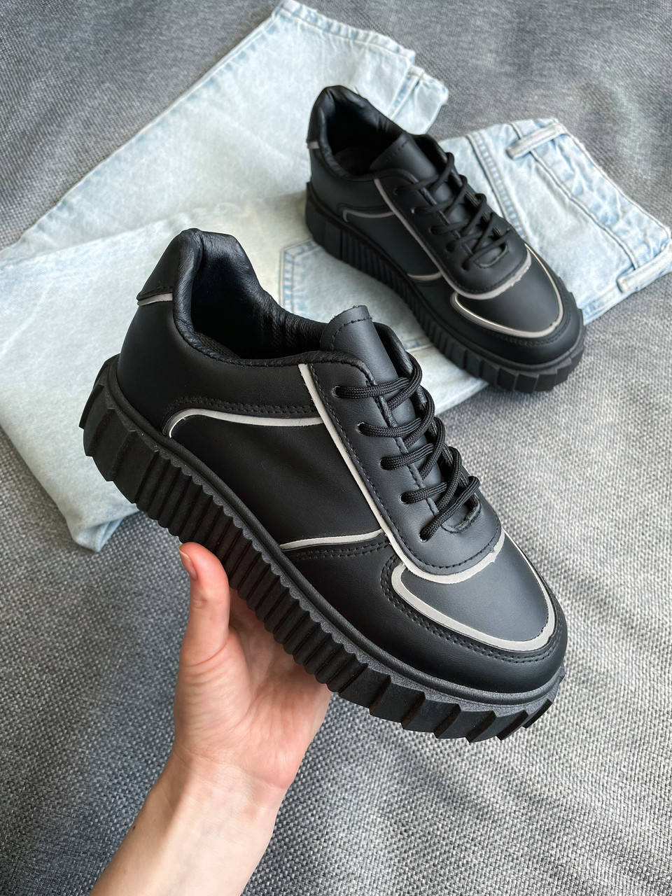 

Кроссовки женские на высокой подошве. 39, Черный