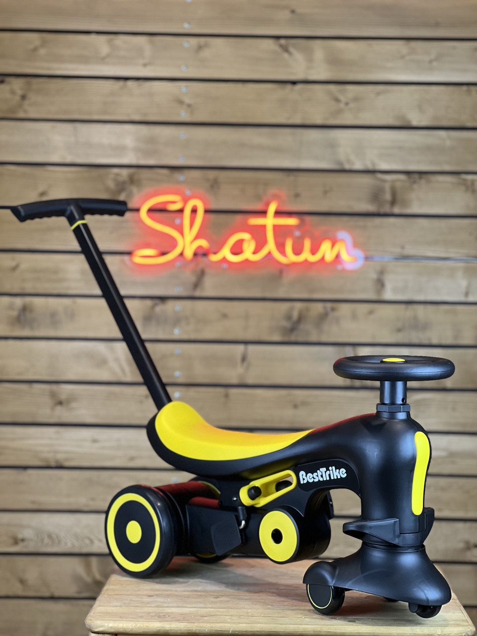 Велосипед з батьківською ручкою толокар дитячий BST-7702 Best Trike чорно-жовтий