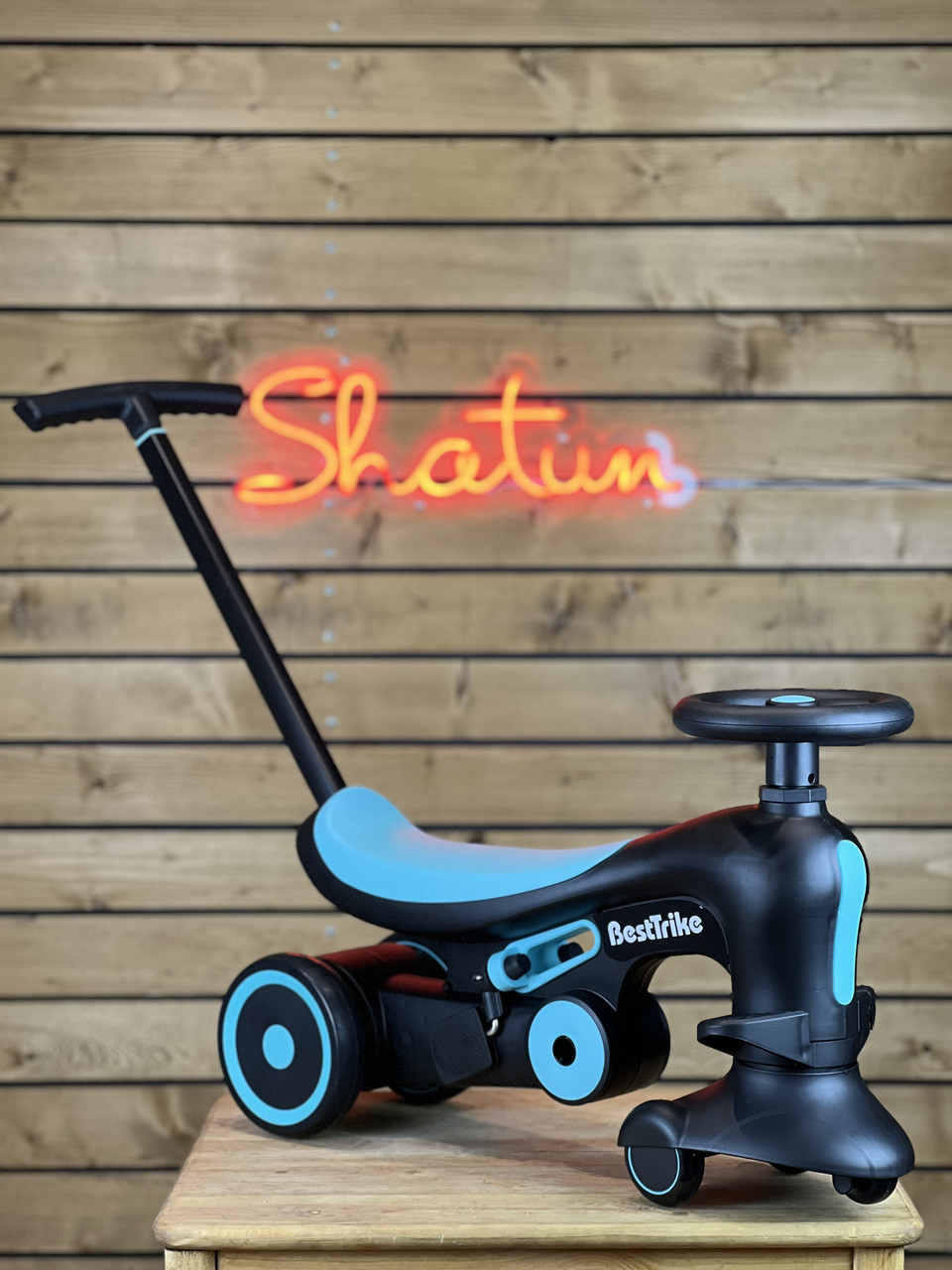 Велосипед з батьківською ручкою толокар дитячий BST-8130 Best Trike чорно-блакитний