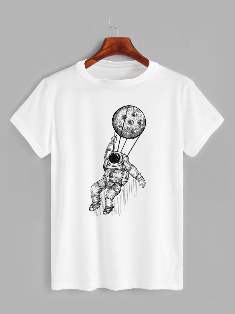Футболка з принтом Космонавт летить на місяці (1108), фото 1