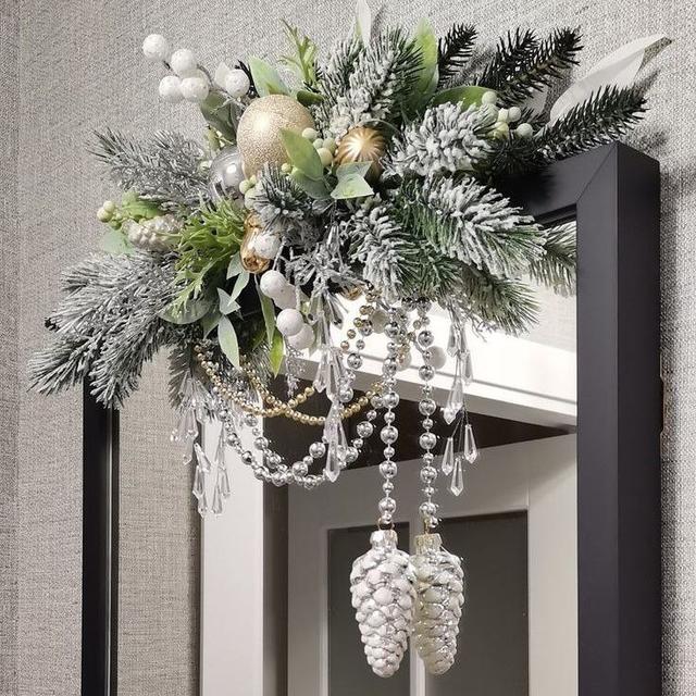 Новорічний декор зі штучної хвої