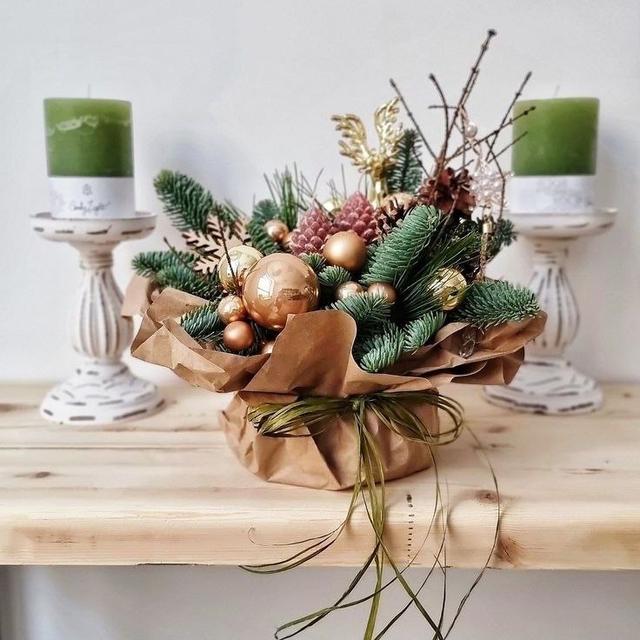 Новорічна композиція зі штучною хвоєю