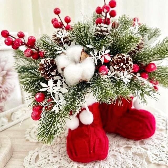 Новорічний декор зі штучної хвої
