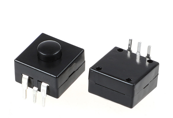 Кнопка для ліхтарика 3Pin ON-ON-OFF 12*12*9, фото 1