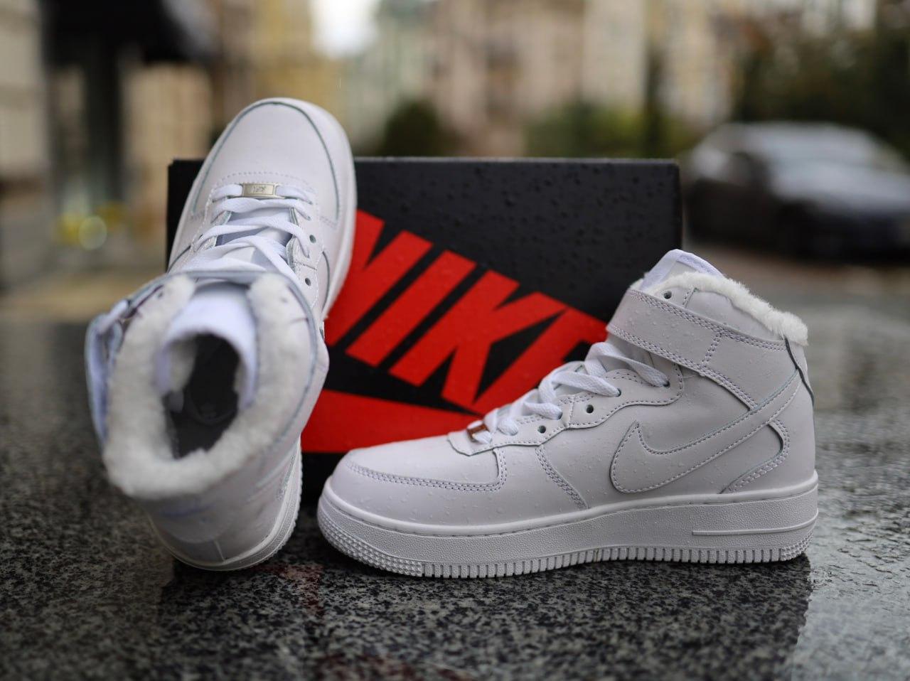 Чоловічі зимові кросівки Nike Air Force Winter White Взуття Найк Аір Форс високі білі шкіра з хутром, фото 1