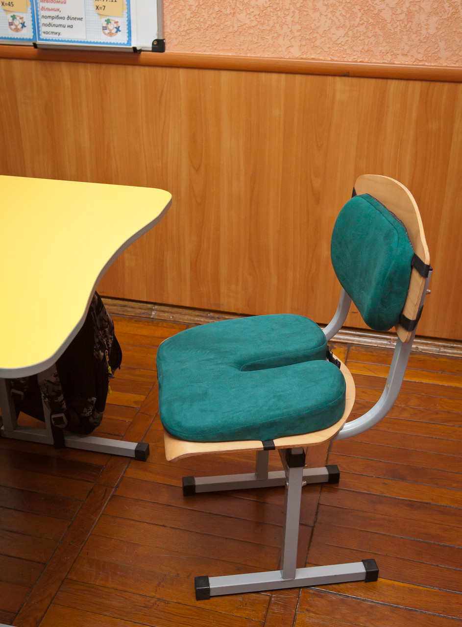 Дитяча ортопедична подушка для сидіння - School Comfort М1-S, Correct Shape® (вік 5-10 років) зелений
