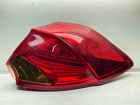 Ліхтар задній правий Kia Ceed II хетчбек  92402A2000