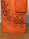 Шкіряний гаманець ручної роботи, коричневий гаманець c тисненим орнаментом, фото 3