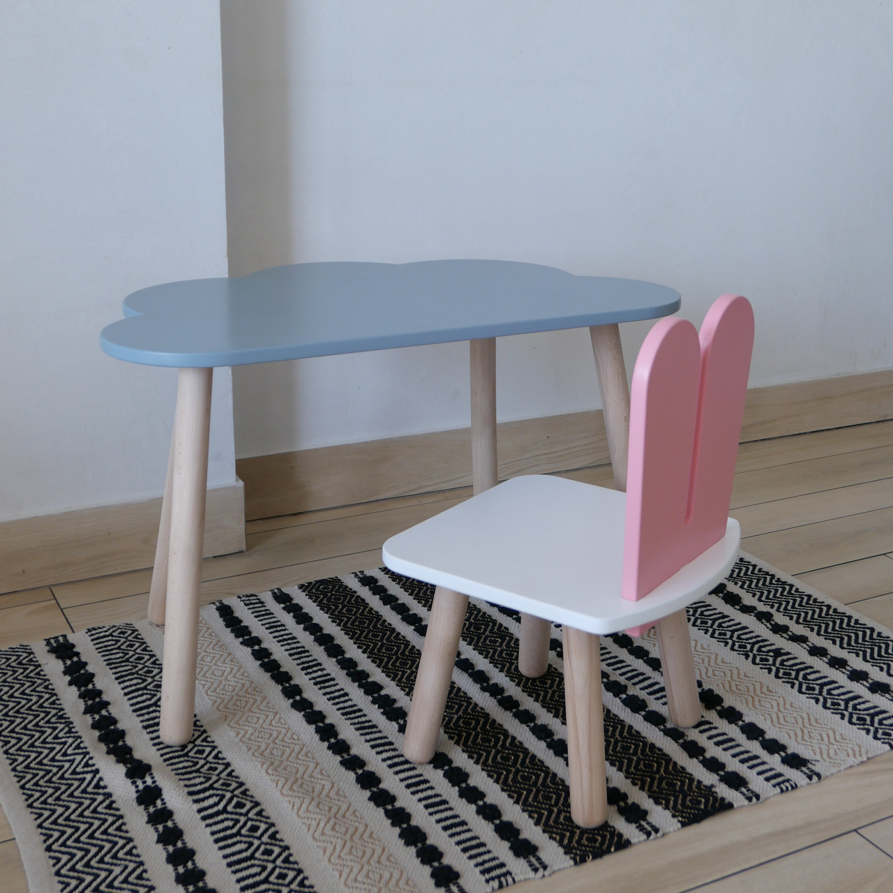 Комплект стіл та стул дитячий ChildWood - Set  Стіл сірий хмаринка + стілець білий рожевий Зайчик  (Фанера)