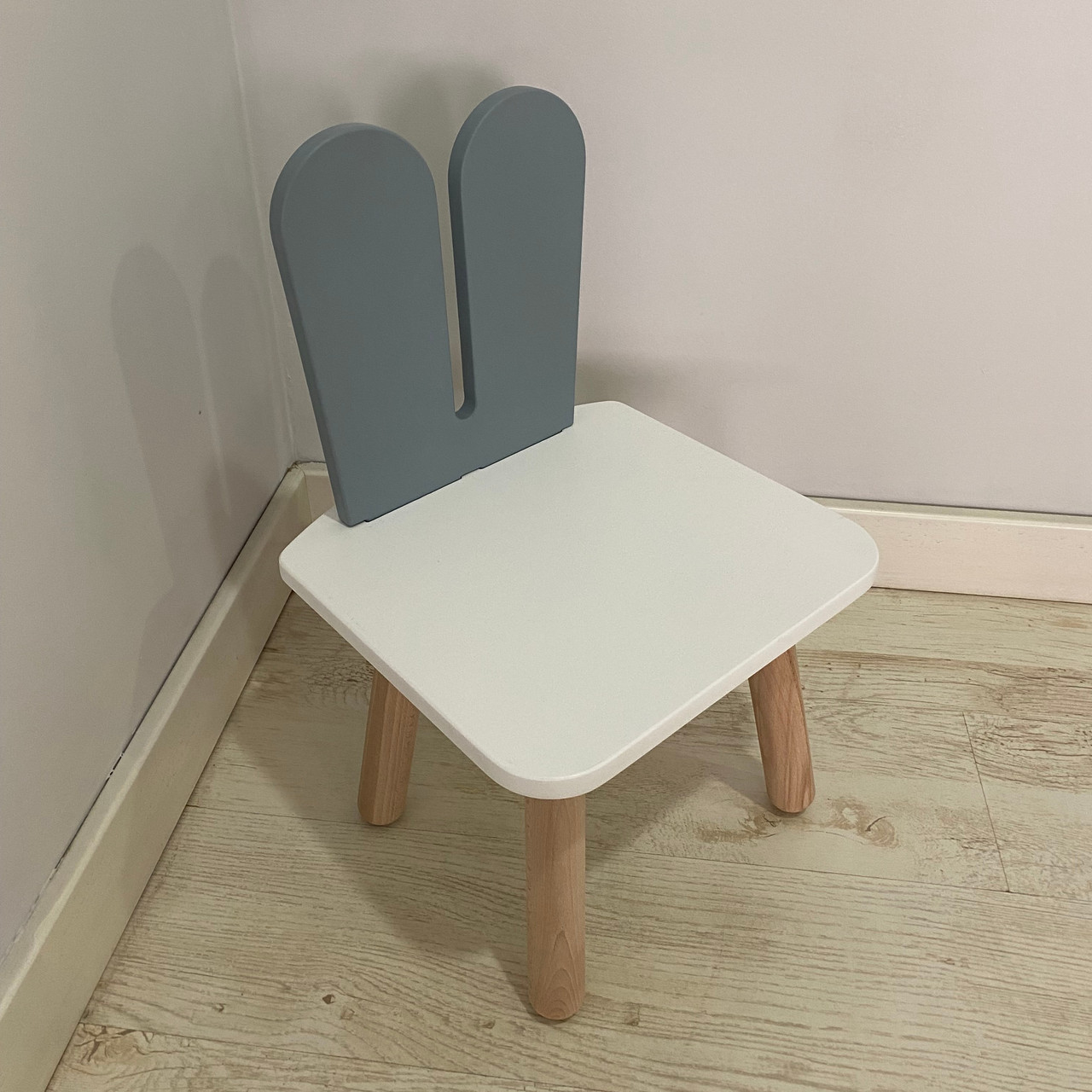 Стульчик дитячий ChildWood зайчик сірий+білий Kids Dream (Фанера)