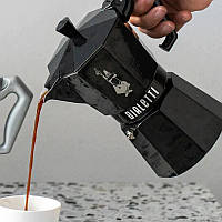 Гейзерна кавоварка Bialetti Moka Express Exclusive Black (6 чашок - 270 мл)