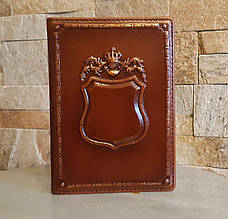 Щоденник А6 не датований в шкіряній обкладинці з об'ємним тисненням ручної роботи "Герольд"