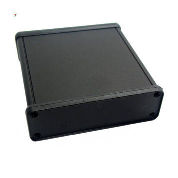 BIS-L1-BOX-100BL-31BL Корпус алюмюмініевий, чорнений, анодований, з пластиковими кришками, розміри (ДхШхВ): 100х103х30,5 мм. Колір