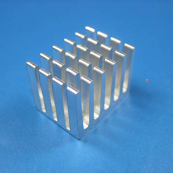 RAD-21x15x15-SILVER Радіатор голчастий 21х15х15 мм. Колір сірий, площа 33.4 см / кв.