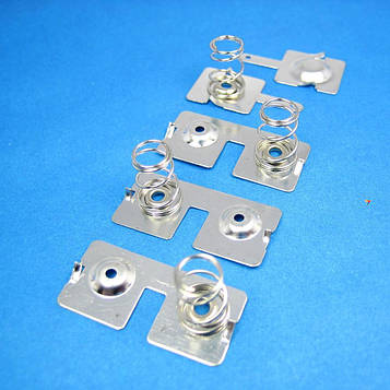 G0312 Комплект контактів для живлення від чотирьох батарейок AA.