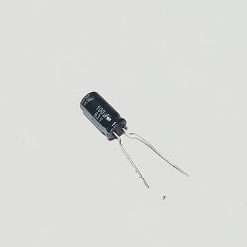 EEUFR1J101LB Конденсатор: електролітичний. low ESR. 100мкФ. 63ВDC. ±20%. Імпеданс: 68мОм