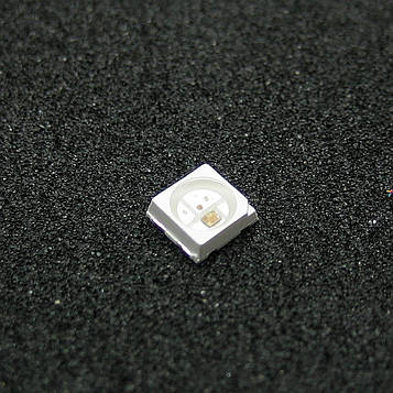 SK6812 RGB 3535 Програмований світлодіод RGB 3535 з вбудованим чіпом.