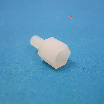 PLFM-M3-05 Дистанціюється стійка з різьбленням, M3, шестигранна, 5 мм, Nylon 66, UL94V-2, Ключ: 5,5 мм