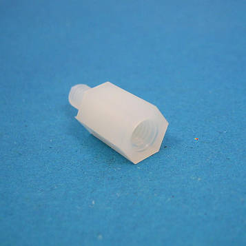 PLFM-M4-10 Дистанціюється стійка з різьбленням, M4, шестигранна, 10 мм, Nylon 66, UL94V-2, Ключ: 7 мм
