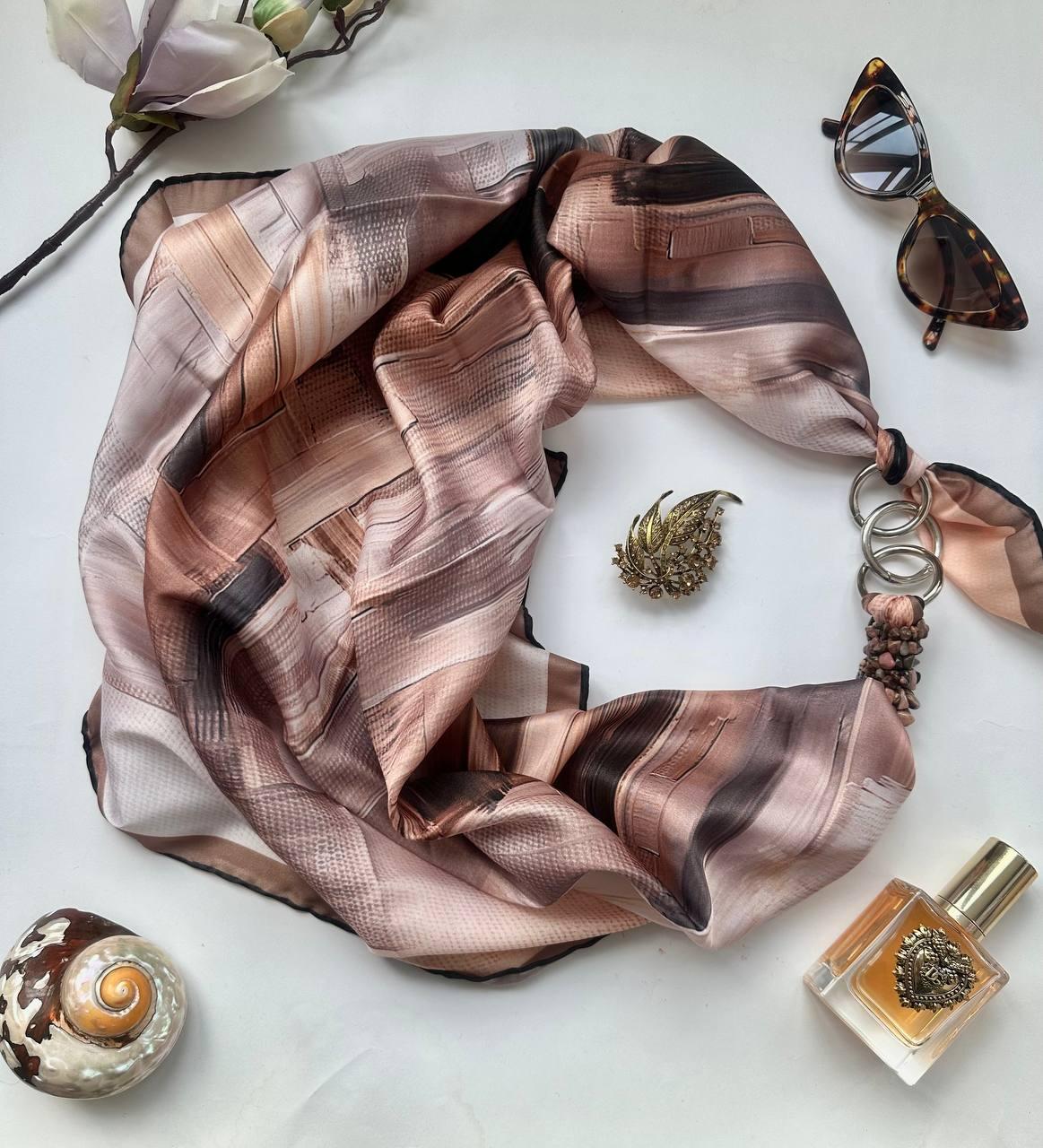Дизайнерський шифоновий хустка "Капучино з корицею" від бренда My Scarf, прикрашений натуральним каменем содалит