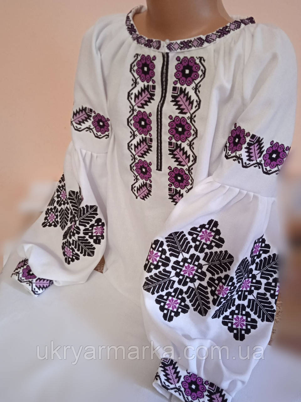 Біла вишиванка для дівчинки з пишним рукавом "Богданка"