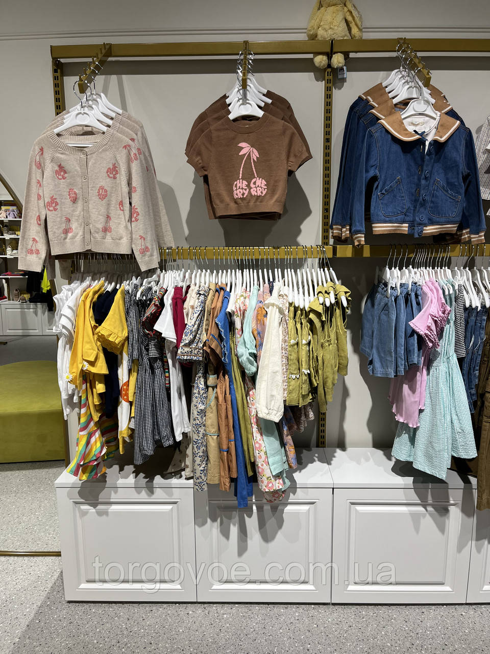 Стелаж настінний для магазину одягу, рейки навесні, фото 1