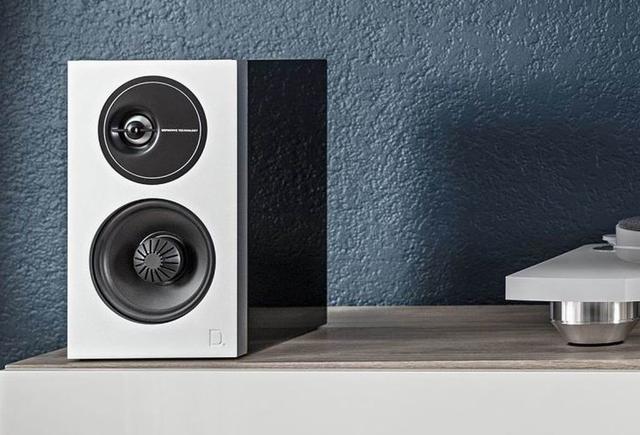 Definitive Technology Demand D7