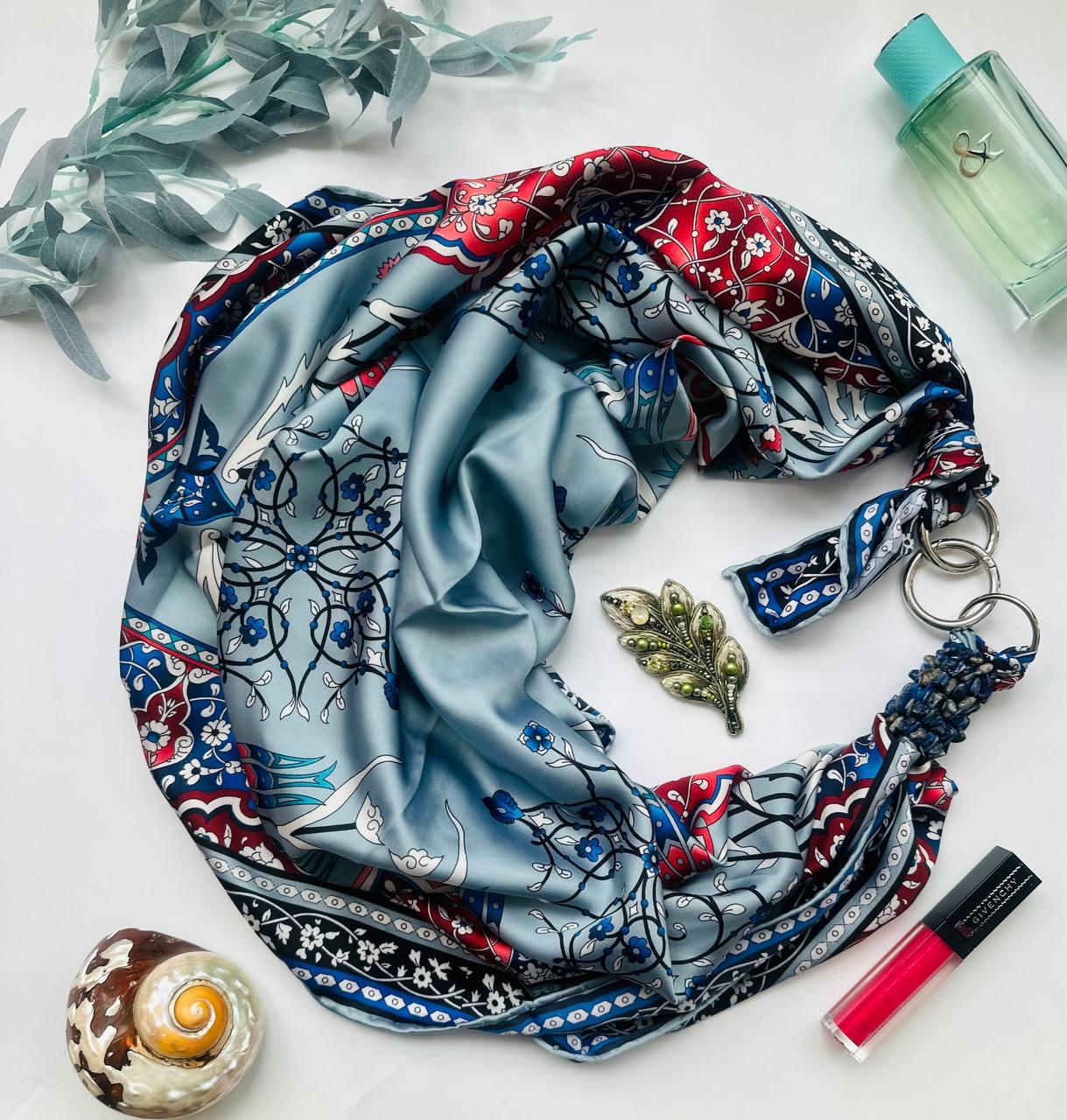 Дизайнерська хустка "Лед і полум'я" від бренда My Scarf, прикрашена натуральним каменем содалит