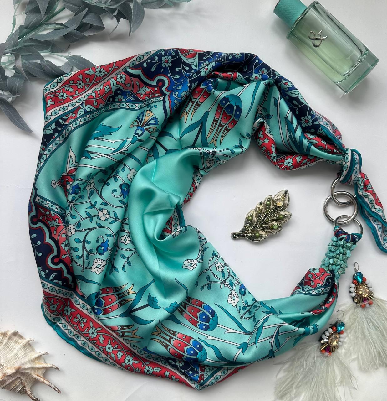 Дизайнерська хустка "Бірюзовий океан" від бренда My Scarf, прикрашена натуральним каменем бірюза