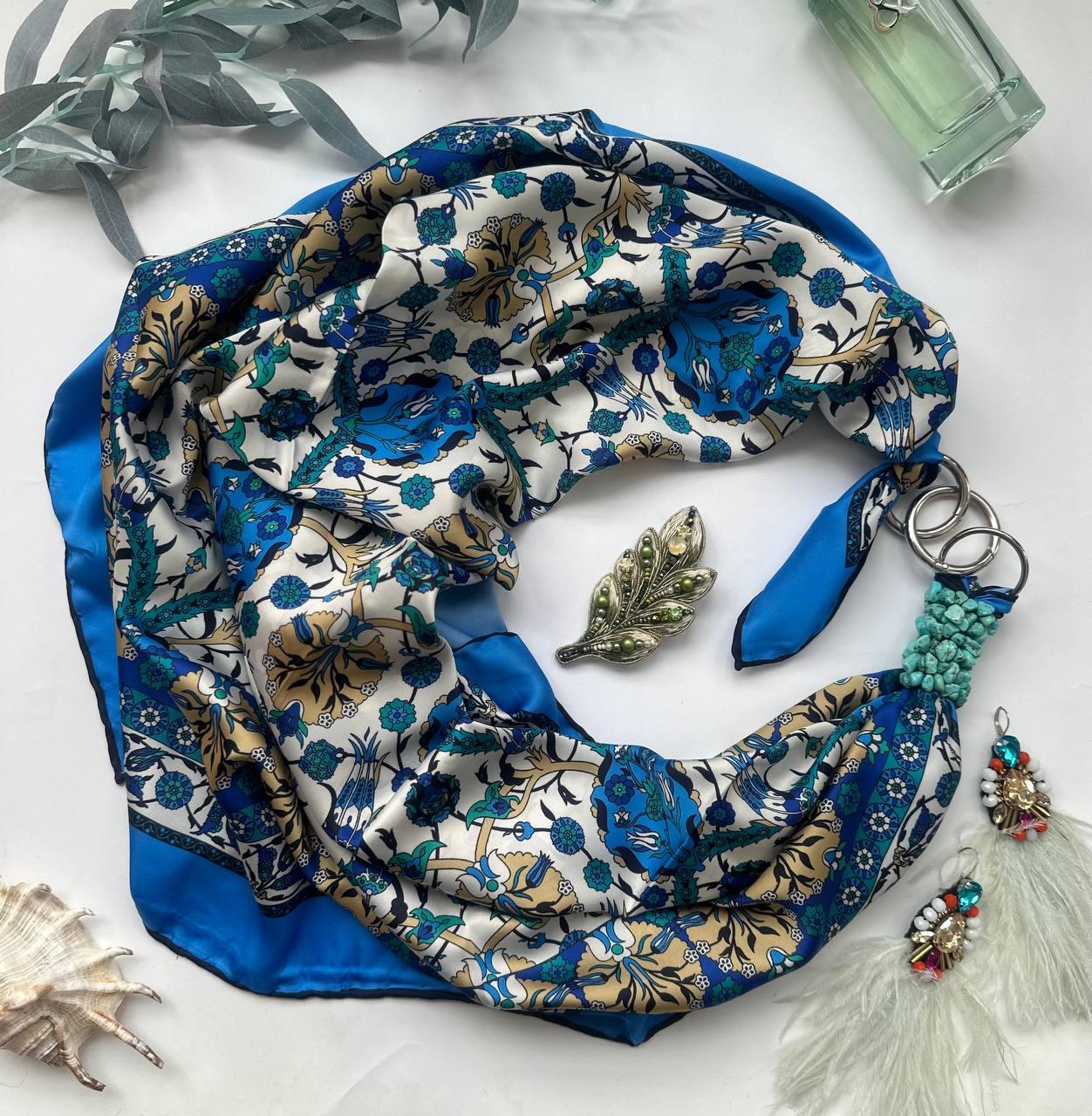 Дизайнерська хустка "Загадкова Касобланка" від бренда My Scarf, прикрашена натуральним каменем бірюза
