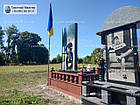 Пам'ятник воїну з граніту та кольоровим портретом № П-205, фото 3