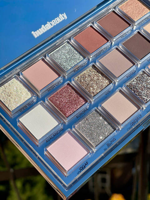 【訳あり】Huda Beauty ICY NUDE アイシャドウパレット 訳あり】Huda Beauty ICY NUDE アイシャドウパレット