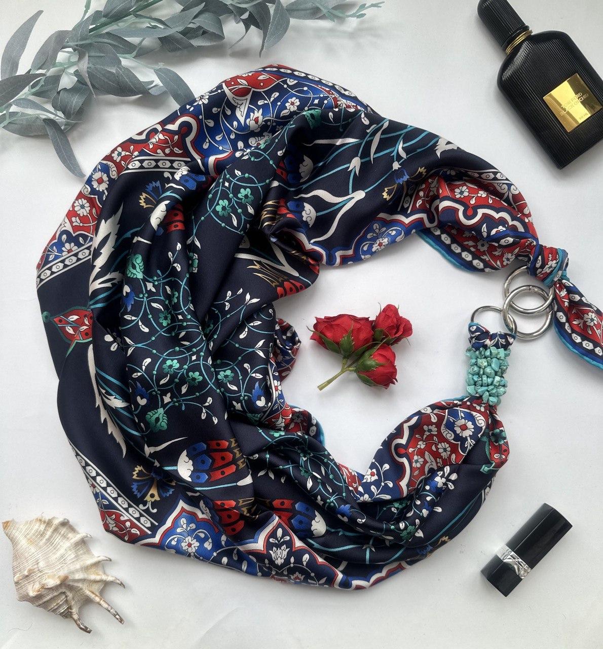 Дизайнерська хустка "Магія кохання" від бренда My Scarf, прикрашена натуральним каменем бірюза