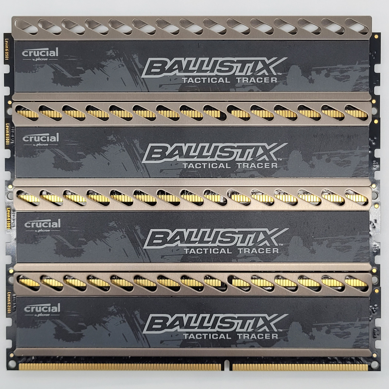 Комплект оперативної пам'яті Crucial Ballistix DDR3 16 Gb (4x4Gb) 1600MHz 12800U 2R8 CL8 (BLT4G3D1608DT2TXRG) Б/В
