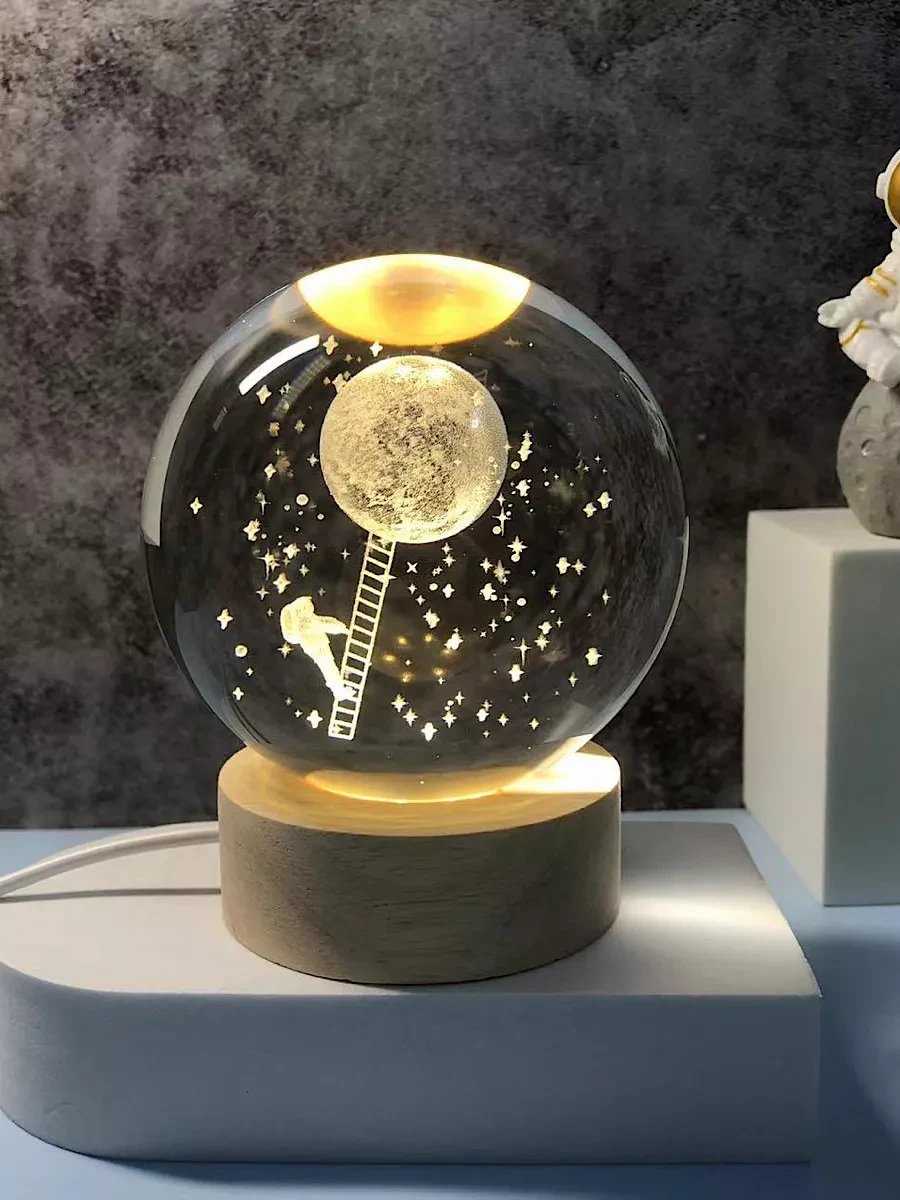 Декоративний 3D нічник кришталева куля 6 см «Висадка космонавта на Місяць» з led підсвічуванням. Дитячий нічник.