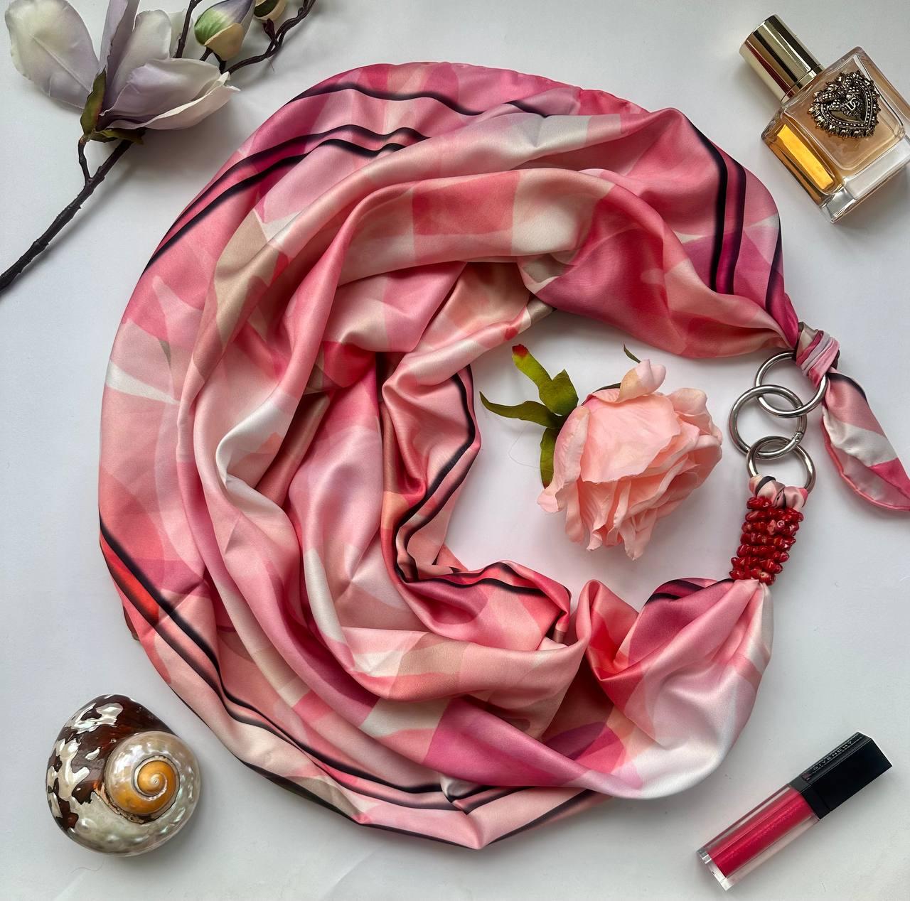 Дизайнерська хустка "Сонячне Монако" від бренда My Scarf, прикрашена натуральним каменем корал