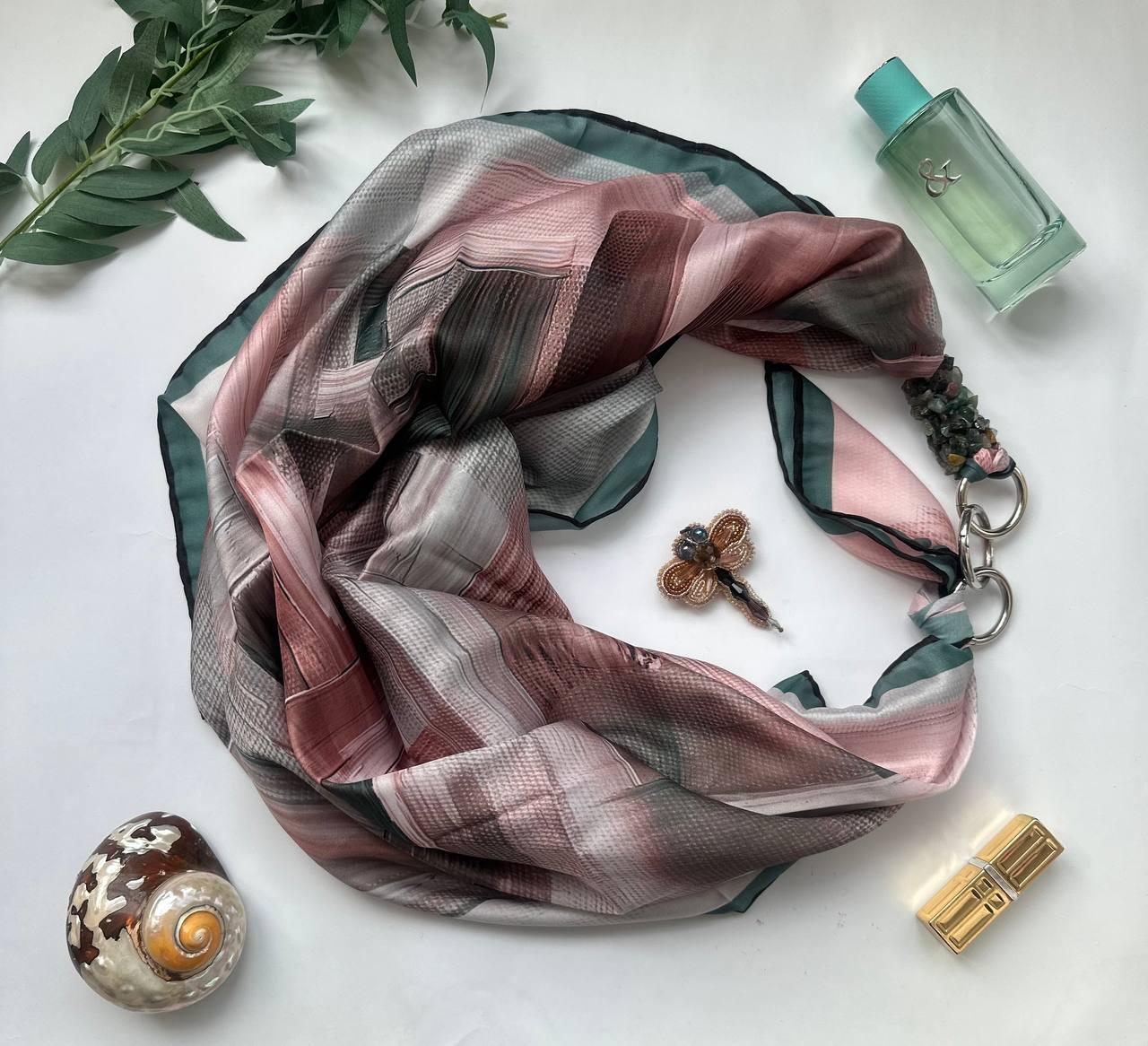 Дизайнерський шифоновий хустка "Ніжні почуття" від бренда My Scarf, прикрашений натуральним каменем родоніт